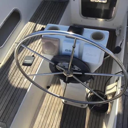 Botel Merak Lissabon